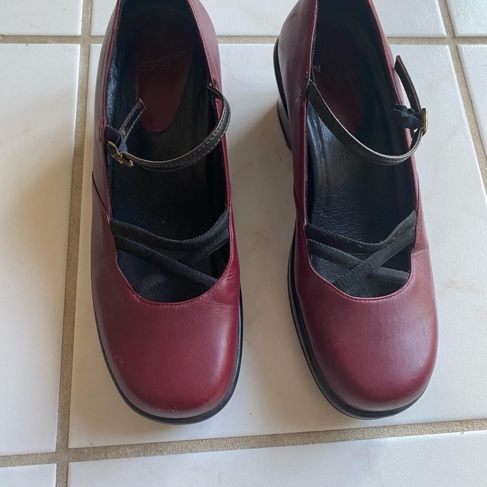 Women's Burgundy Mary Jane Shoes